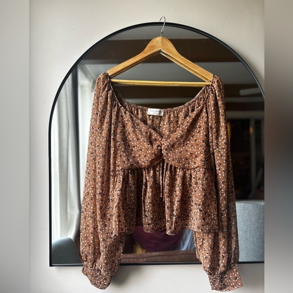 SAINTS AND HEARTS | leopard blouse | size large - Picture 2 of 4